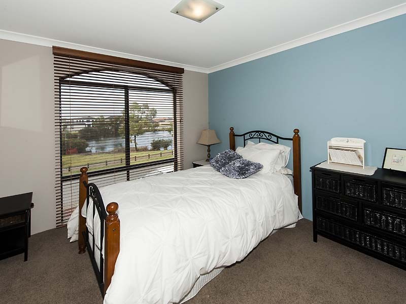 40 Admiralty Road, Canning Vale WA 6155