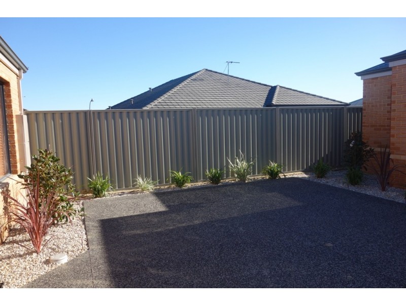 Unit 1 Blackfriars Meander, Piara Waters WA 6112