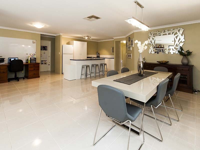 11 Spelthorne Way, Wellard WA 6170