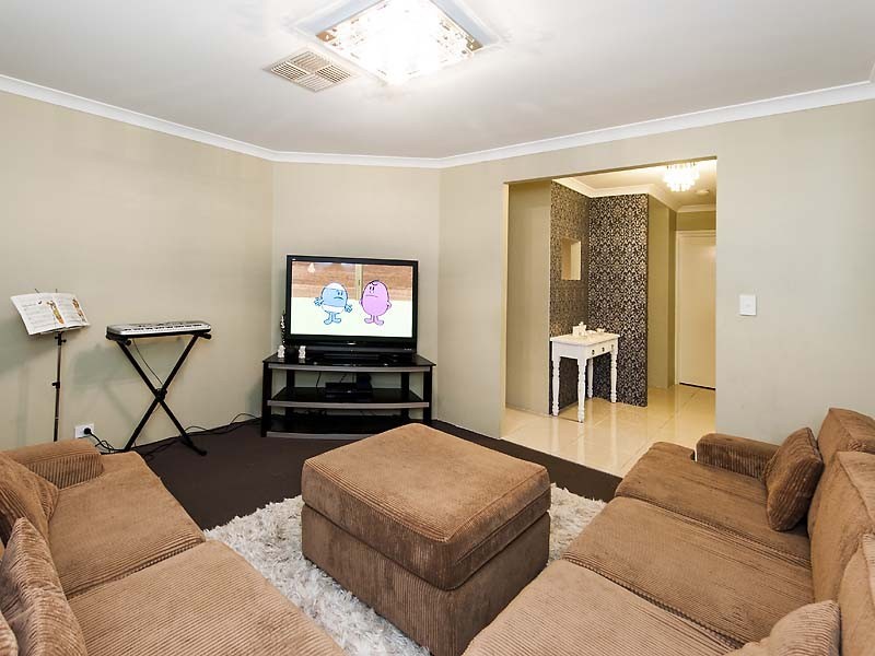 11 Spelthorne Way, Wellard WA 6170