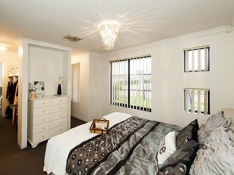 11 Spelthorne Way, Wellard WA 6170