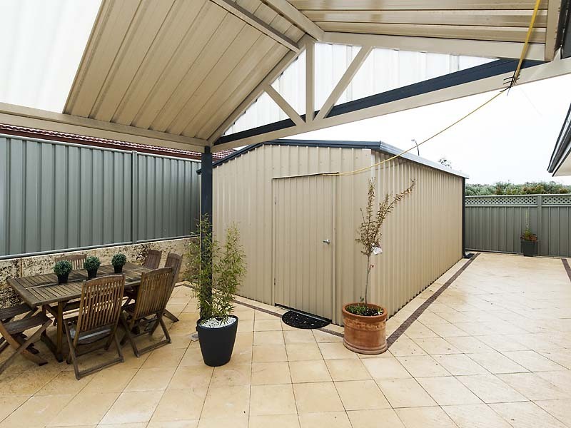 11 Spelthorne Way, Wellard WA 6170