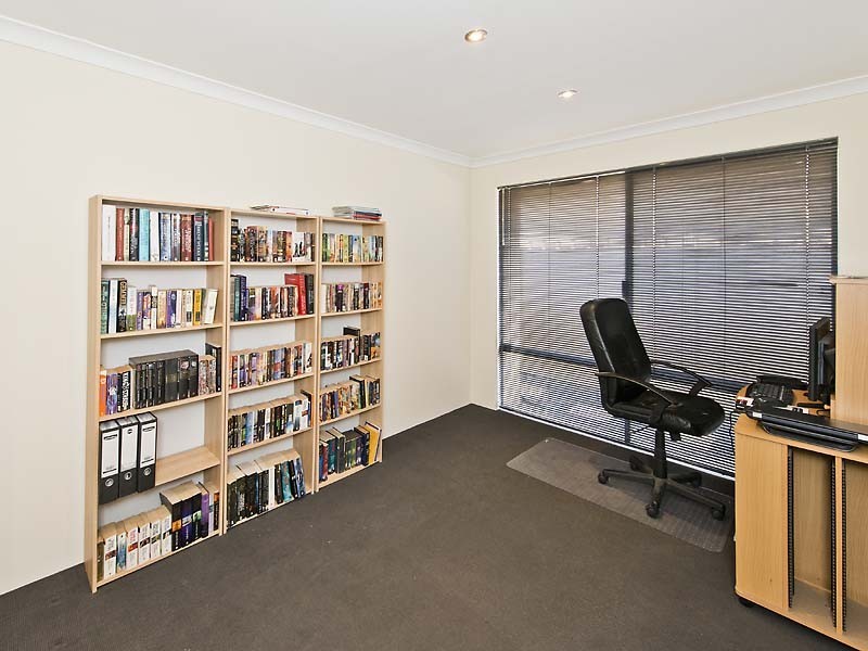 9 Blarney Place, Canning Vale WA 6155