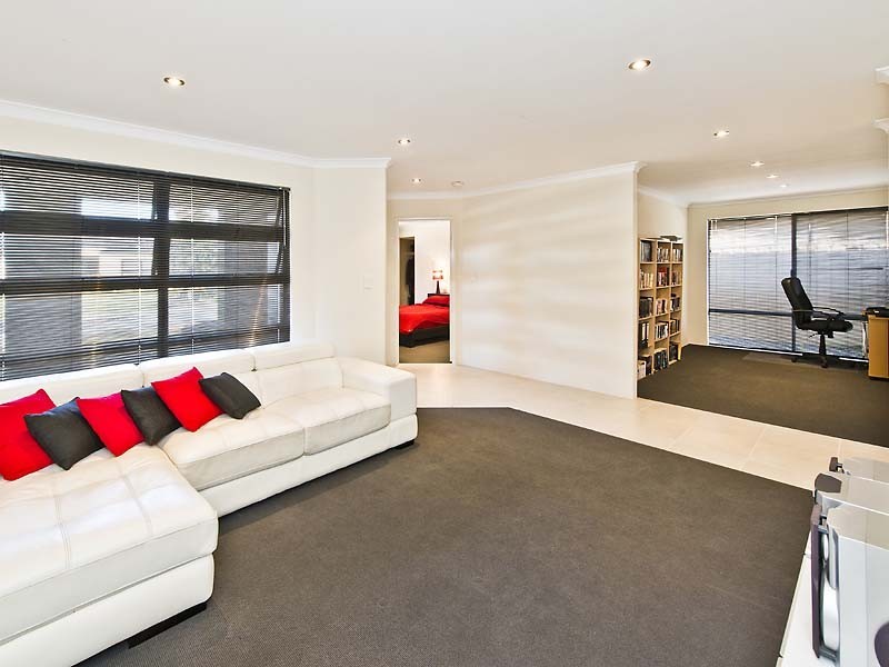 9 Blarney Place, Canning Vale WA 6155