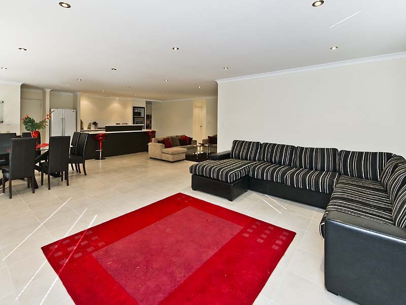 9 Blarney Place, Canning Vale WA 6155