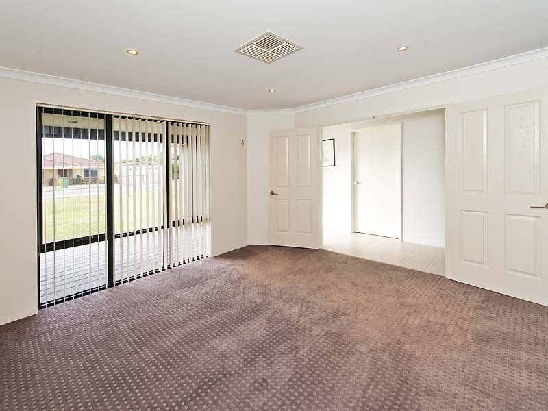 32 Limbee Glade, Huntingdale WA 6110