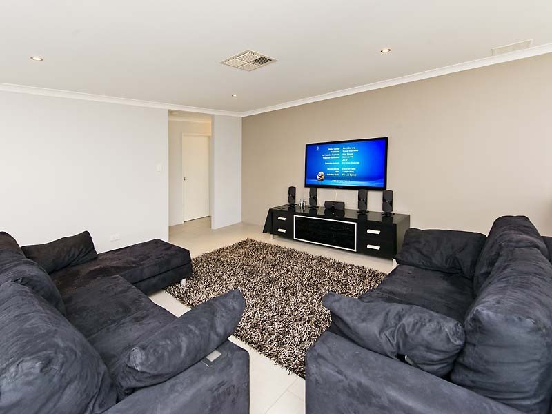 32 Limbee Glade, Huntingdale WA 6110