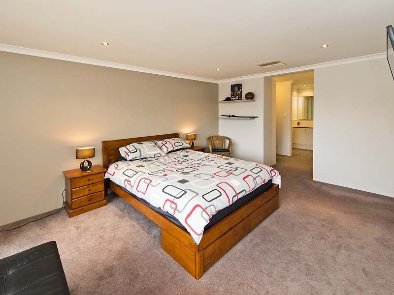 32 Limbee Glade, Huntingdale WA 6110