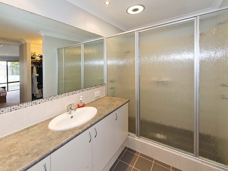 32 Limbee Glade, Huntingdale WA 6110