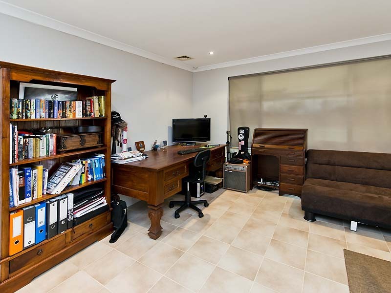 2/35 Grundy Way, Thornlie WA 6108