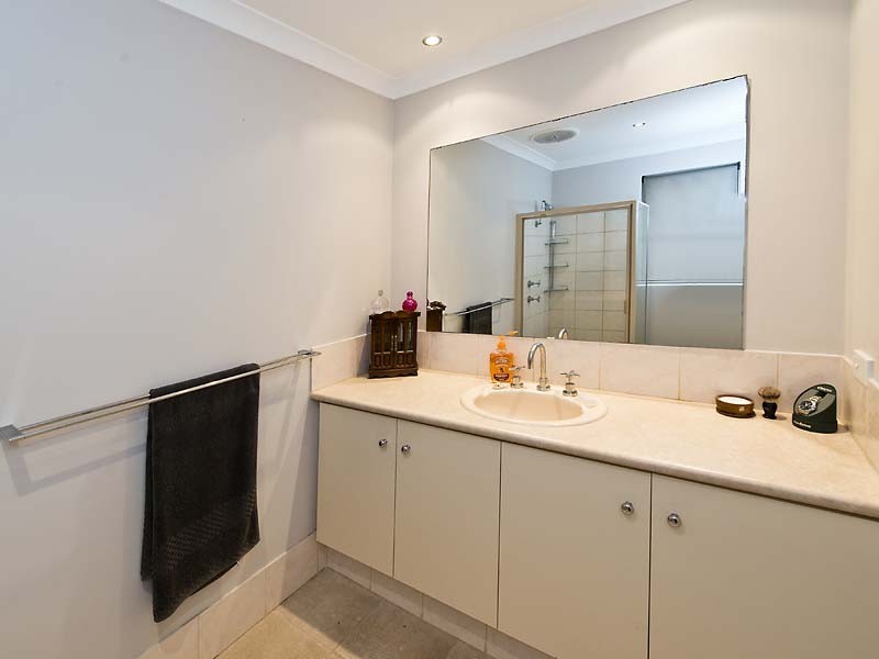 2/35 Grundy Way, Thornlie WA 6108