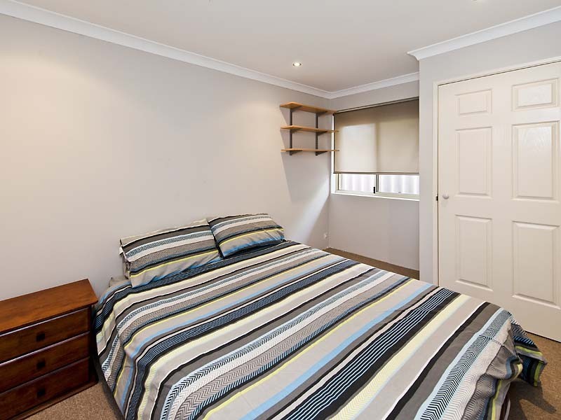 2/35 Grundy Way, Thornlie WA 6108