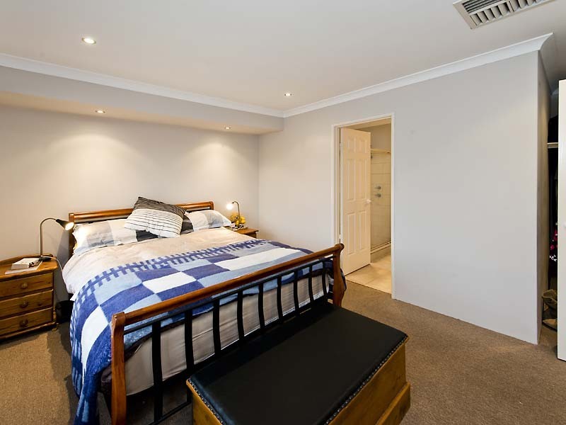 2/35 Grundy Way, Thornlie WA 6108