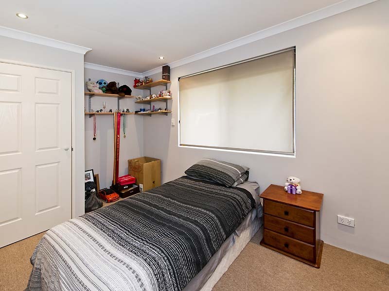 2/35 Grundy Way, Thornlie WA 6108