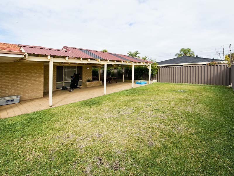 2/35 Grundy Way, Thornlie WA 6108