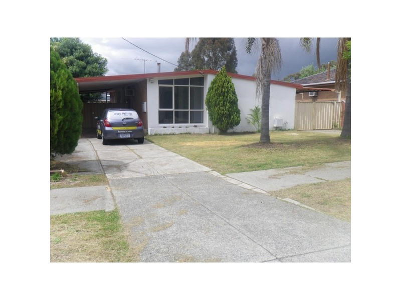 11 Kenmare Ave, Thornlie WA 6108