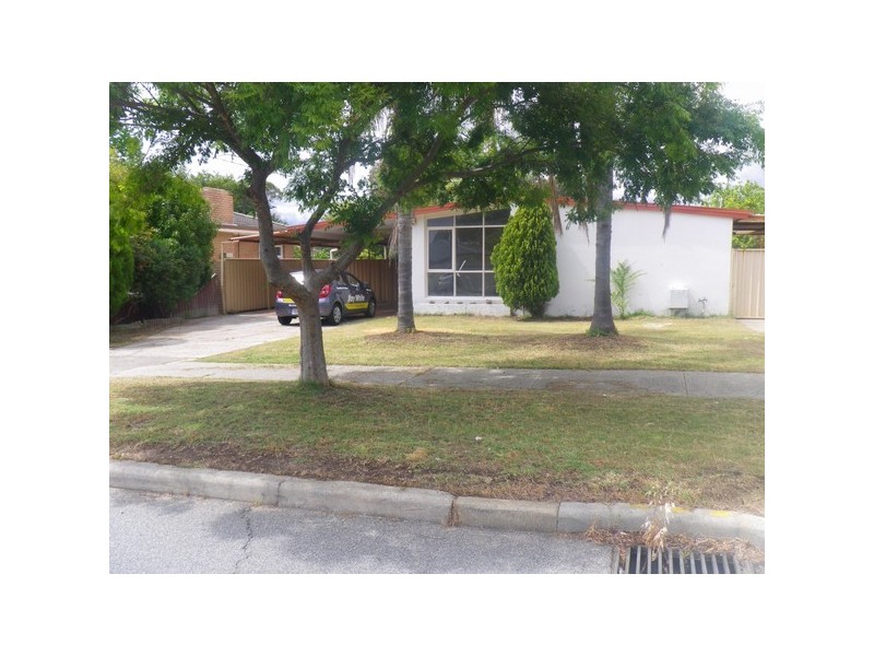 11 Kenmare Ave, Thornlie WA 6108