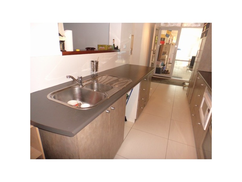 11 Kenmare Ave, Thornlie WA 6108