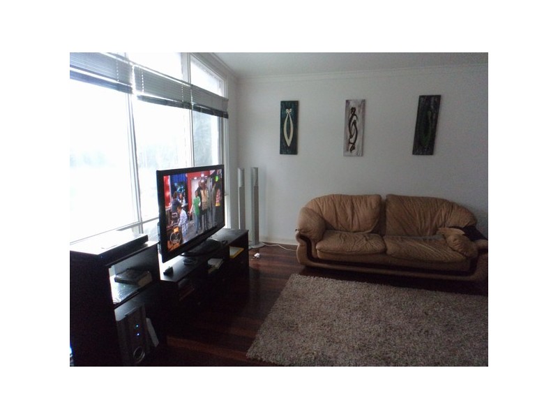 11 Kenmare Ave, Thornlie WA 6108