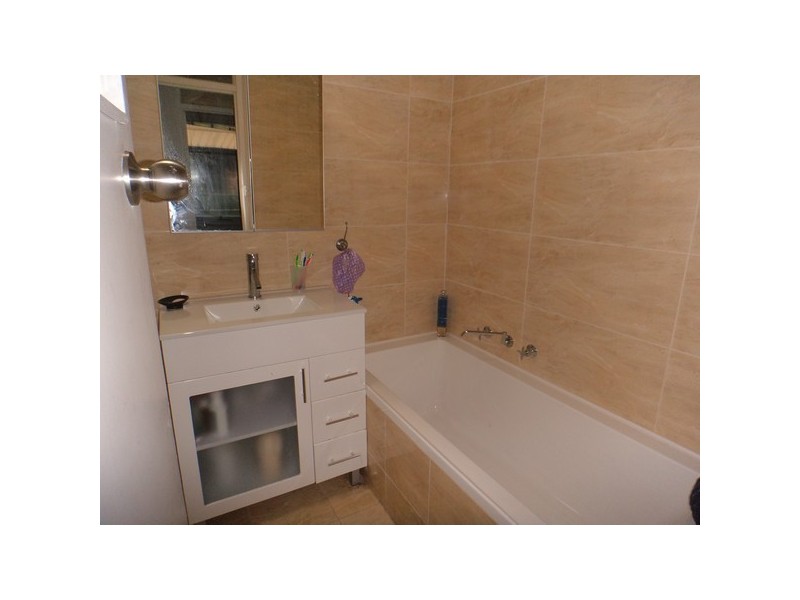 11 Kenmare Ave, Thornlie WA 6108