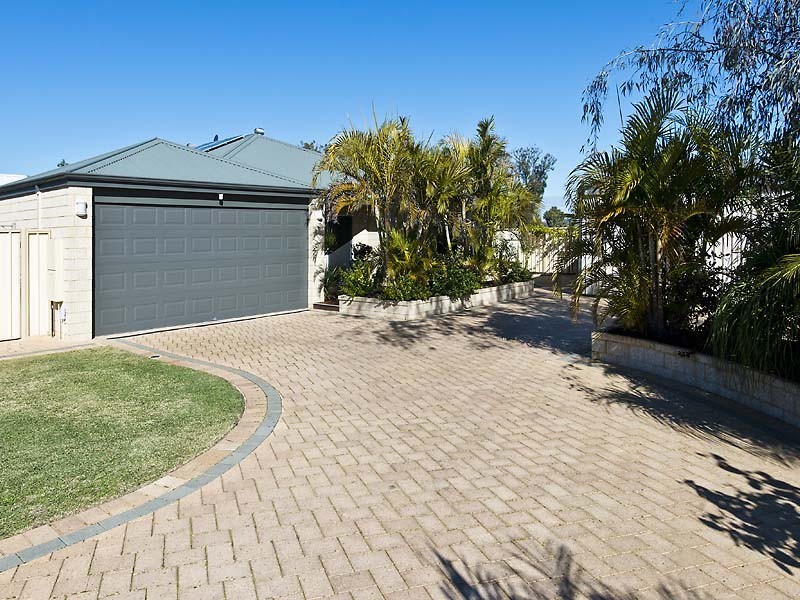 15 Antigua Place, Southern River WA 6110
