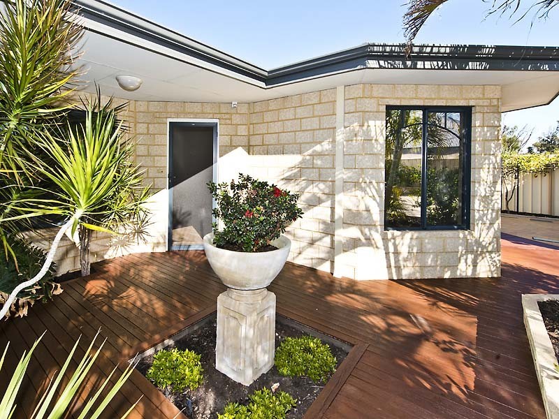 15 Antigua Place, Southern River WA 6110