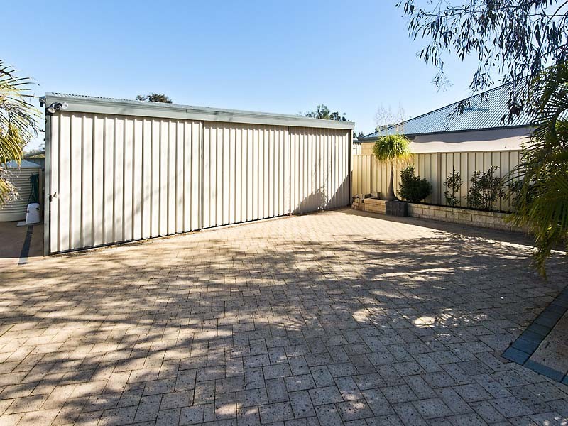 15 Antigua Place, Southern River WA 6110