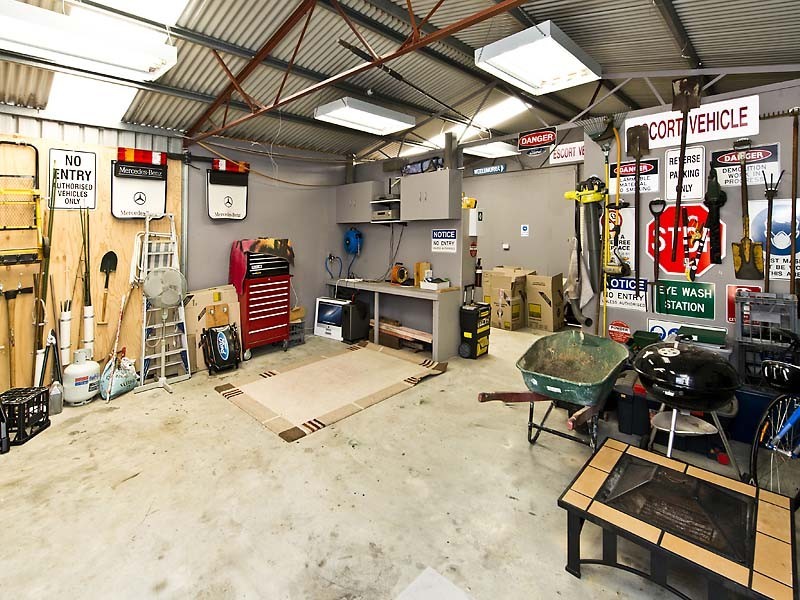 15 Antigua Place, Southern River WA 6110