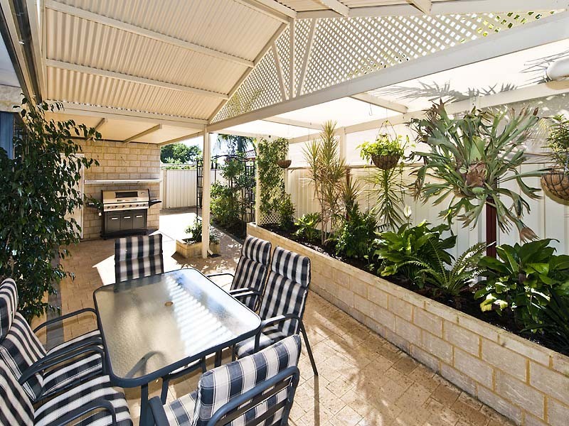 15 Antigua Place, Southern River WA 6110