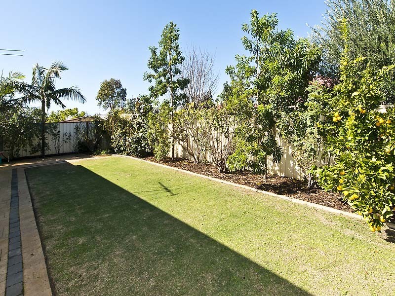 15 Antigua Place, Southern River WA 6110