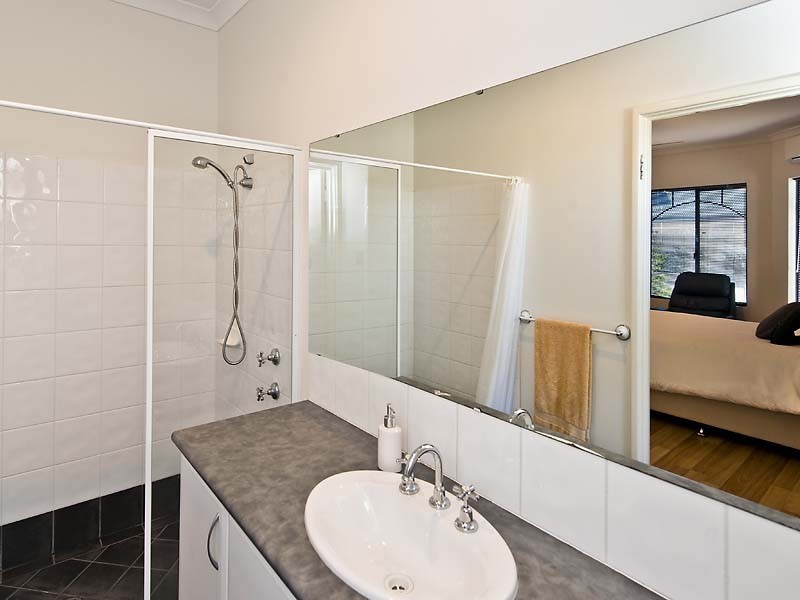 15 Antigua Place, Southern River WA 6110