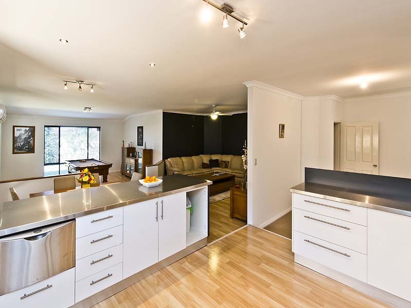 15 Antigua Place, Southern River WA 6110