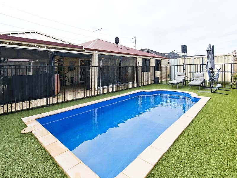 117 Comrie Rd, Canning Vale WA 6155