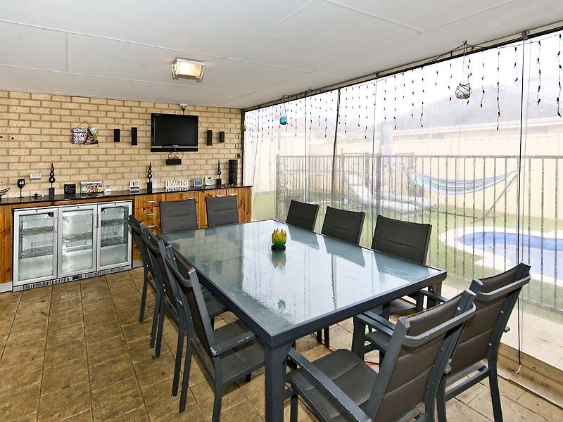 117 Comrie Rd, Canning Vale WA 6155