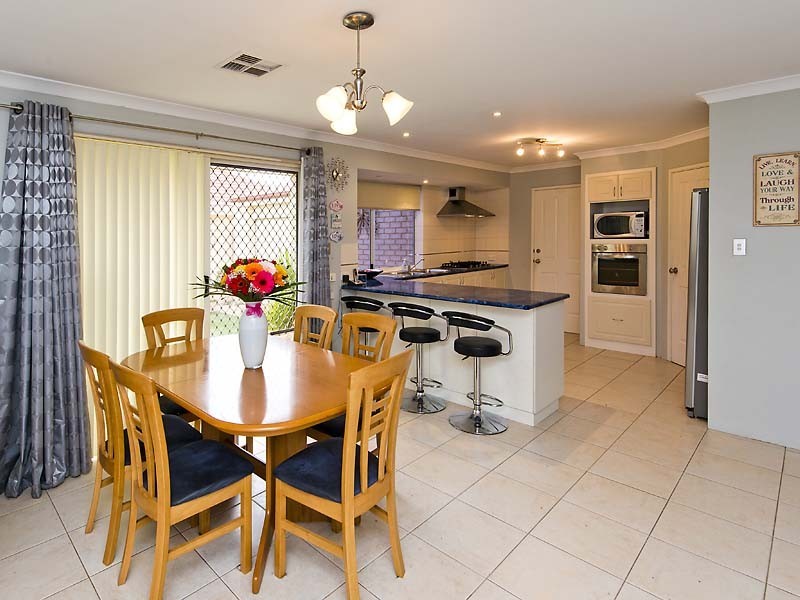 117 Comrie Rd, Canning Vale WA 6155