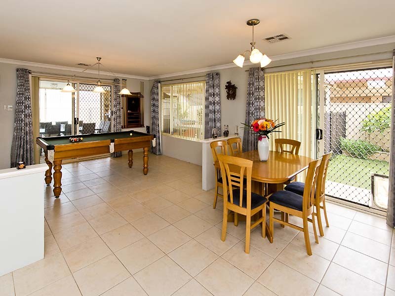 117 Comrie Rd, Canning Vale WA 6155