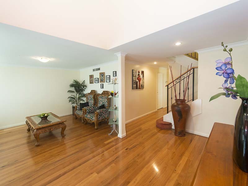 5 Hillview Place, Thornlie WA 6108