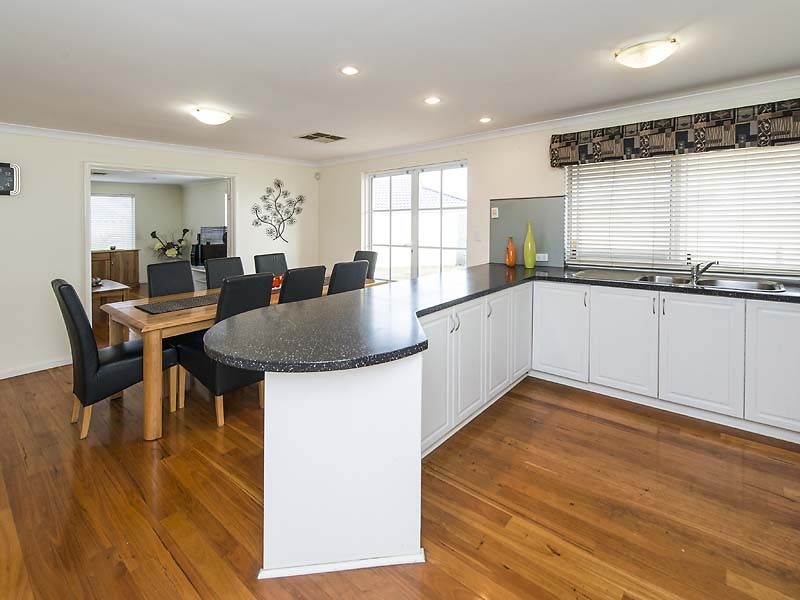 5 Hillview Place, Thornlie WA 6108