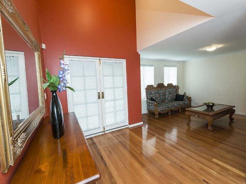 5 Hillview Place, Thornlie WA 6108