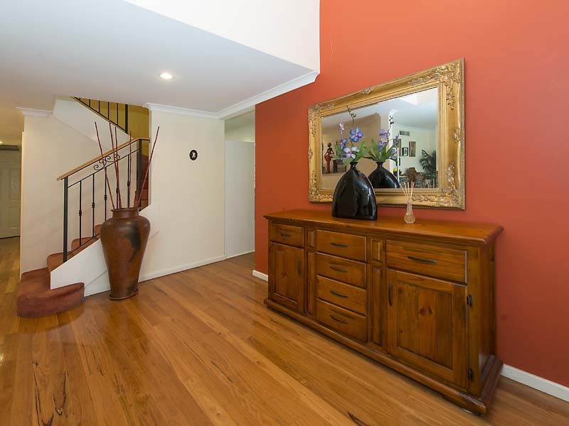 5 Hillview Place, Thornlie WA 6108