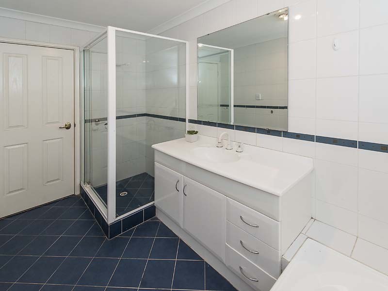 5 Hillview Place, Thornlie WA 6108