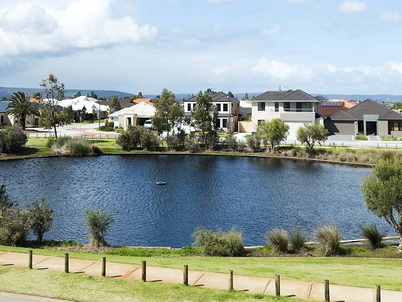 32 Admiralty Road, Canning Vale WA 6155