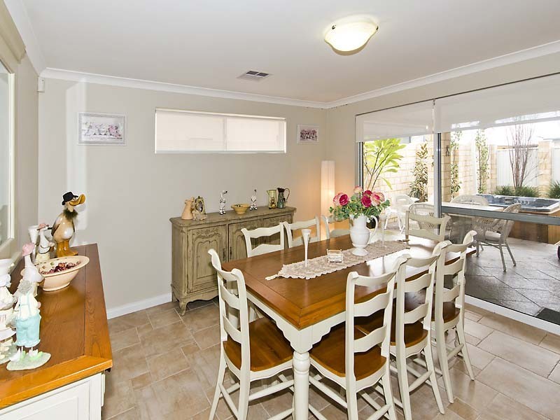 32 Admiralty Road, Canning Vale WA 6155