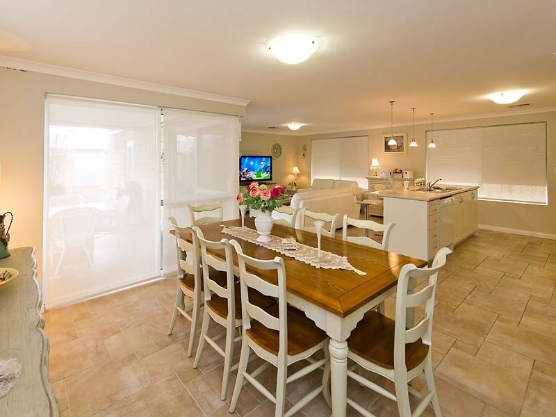 32 Admiralty Road, Canning Vale WA 6155