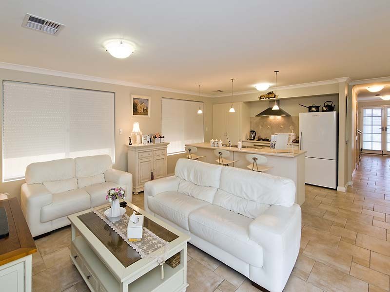 32 Admiralty Road, Canning Vale WA 6155