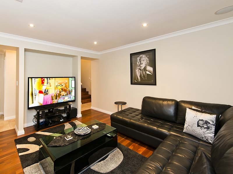 32 Admiralty Road, Canning Vale WA 6155