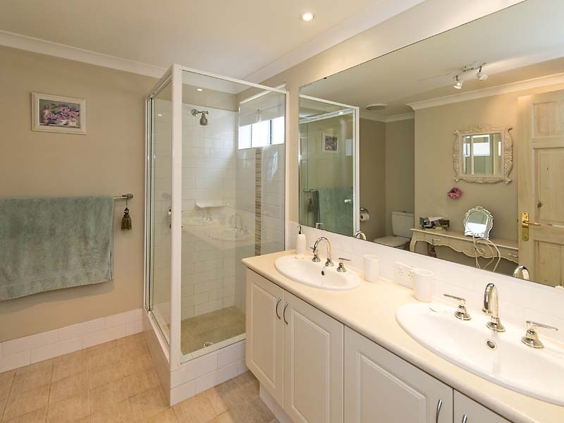32 Admiralty Road, Canning Vale WA 6155