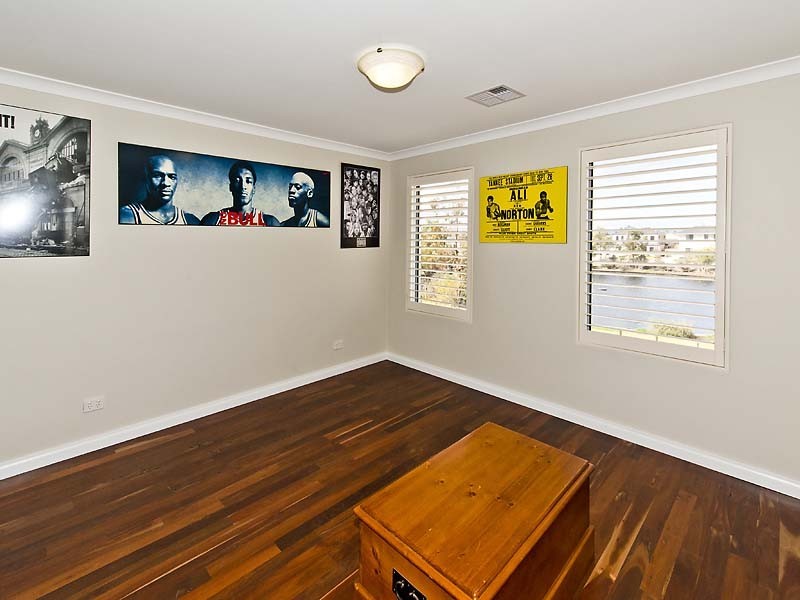 32 Admiralty Road, Canning Vale WA 6155