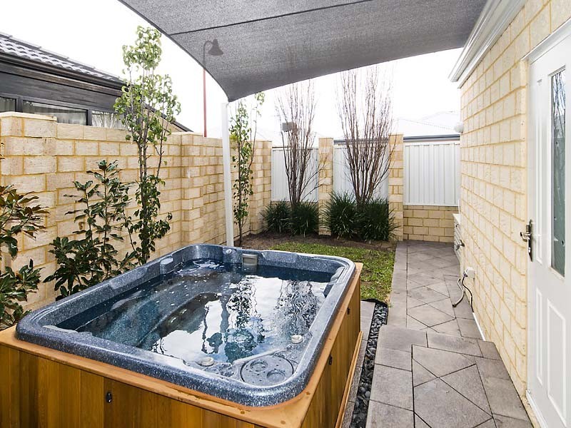 32 Admiralty Road, Canning Vale WA 6155