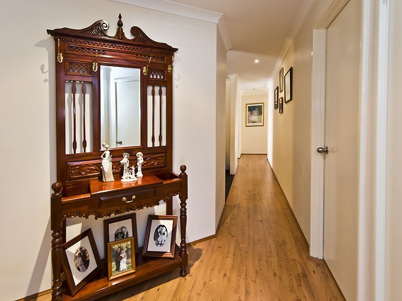 31 Urquhart Court, Canning Vale WA 6155